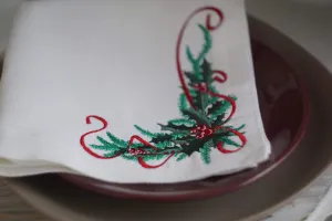#043 | Christmas embroidery with spruce branches and red berries | Linen napkins