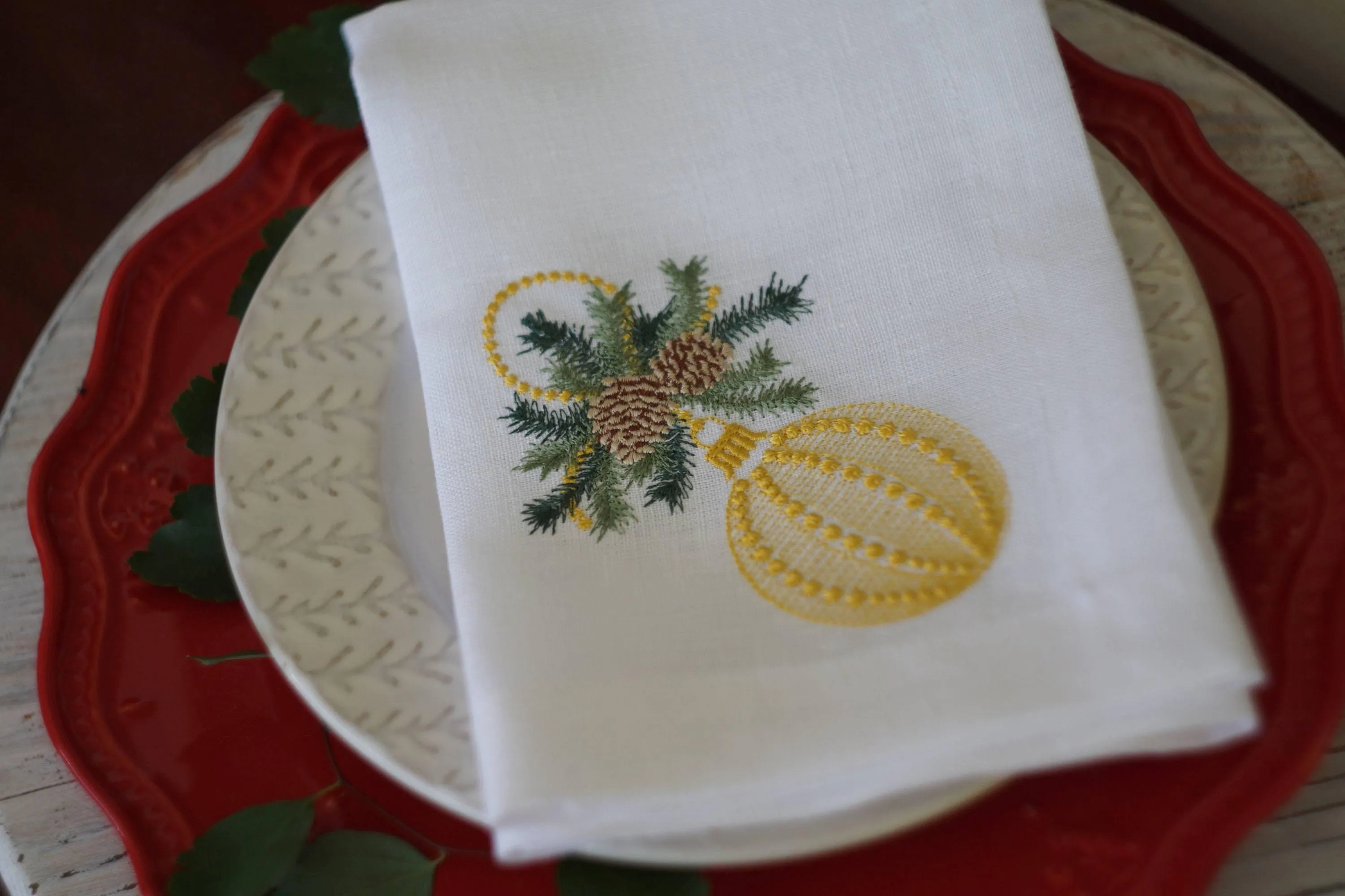 #068 | Pinecones on a branch with a Christmas tree toy | Linen napkins