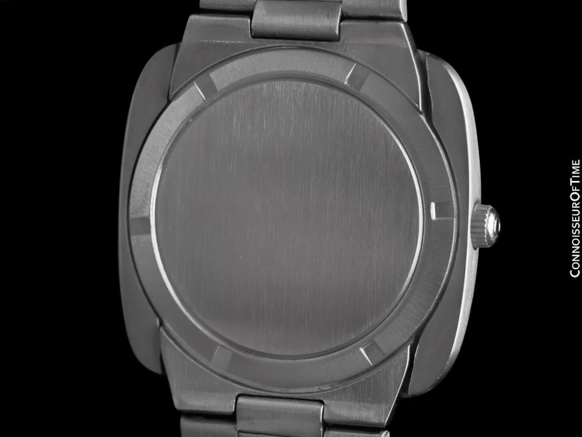 1970's Omega Dynamic Vintage Mens Large 39mm Cal. 565 Watch with Quick-Setting Date - Stainless Steel