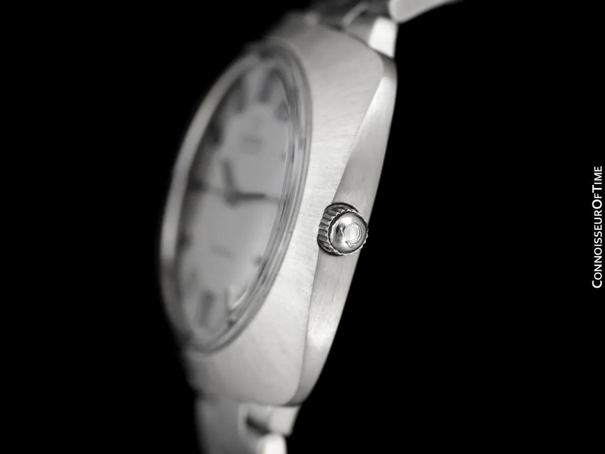 1970's Omega Dynamic Vintage Mens Large 39mm Cal. 565 Watch with Quick-Setting Date - Stainless Steel
