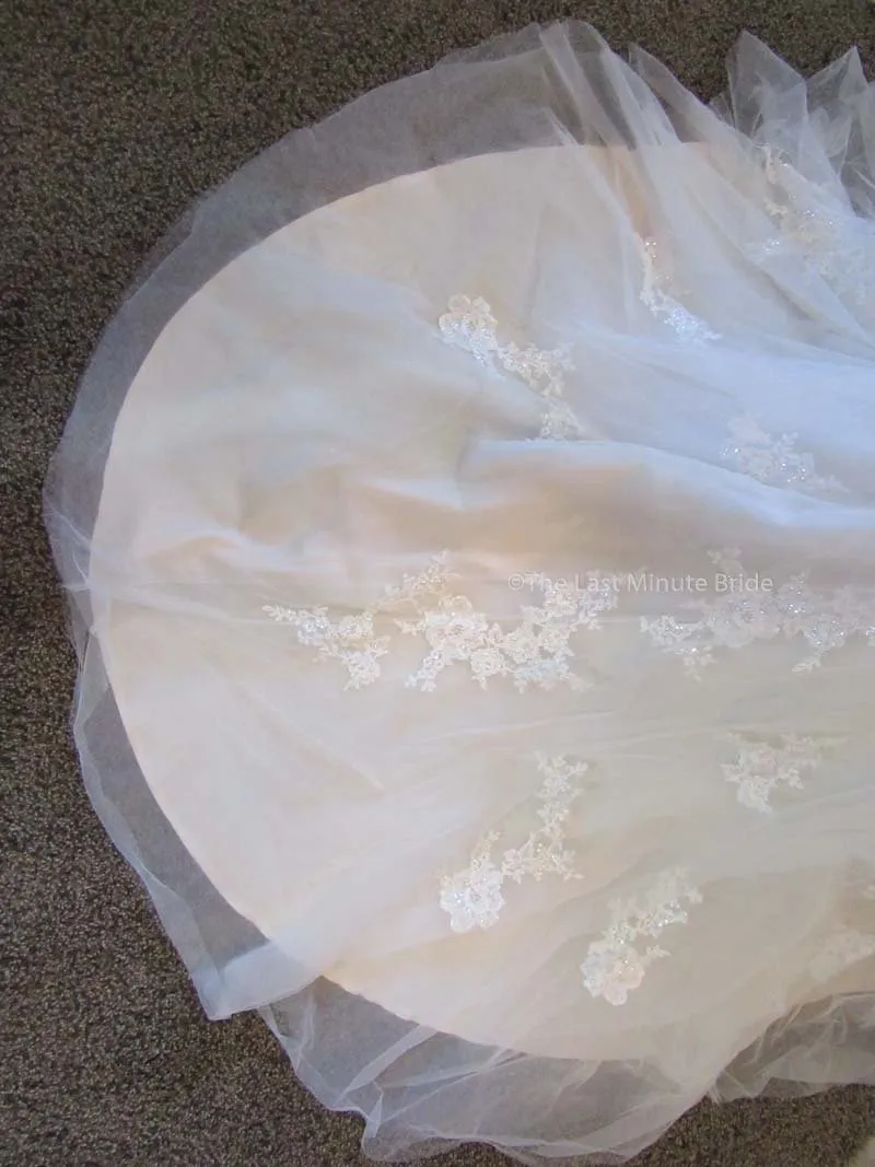 Allure Bridals 2864 Iv/Gold 16