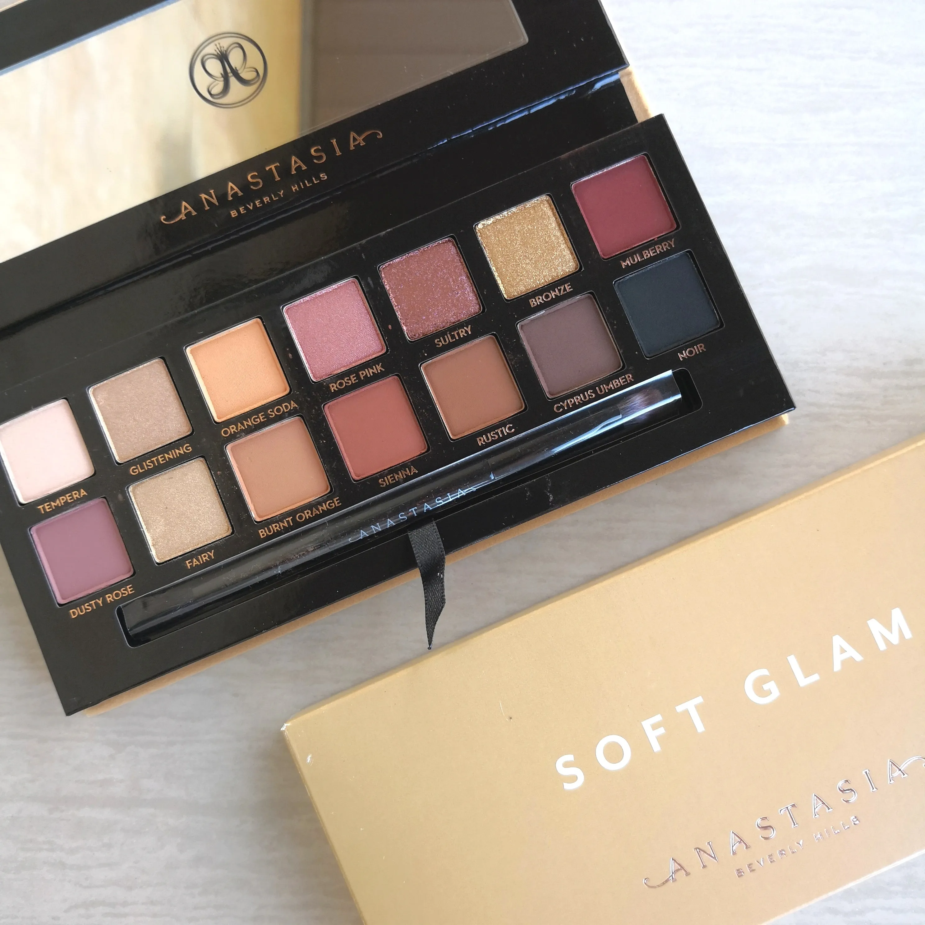Anastasia Beverly Hills Soft Glam Eyeshadow Palette