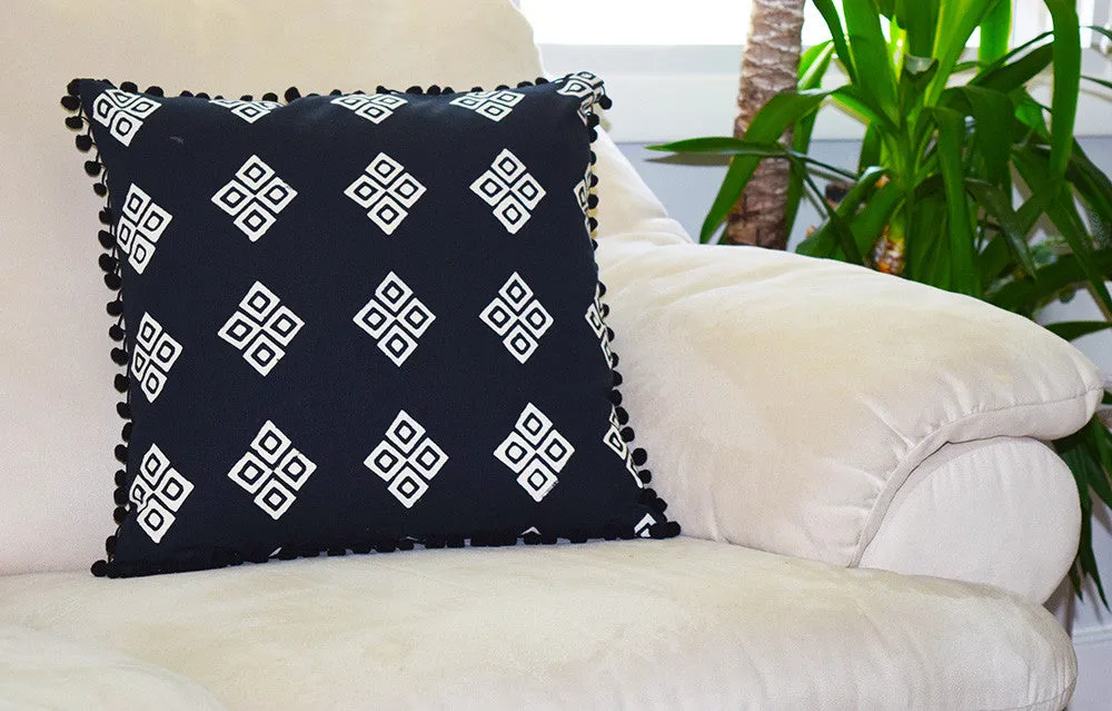 Cotton Throw Pillow | Frida Black