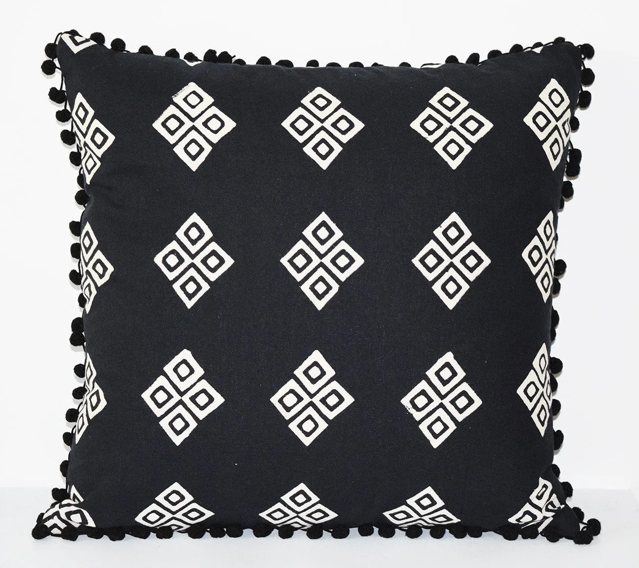 Cotton Throw Pillow | Frida Black