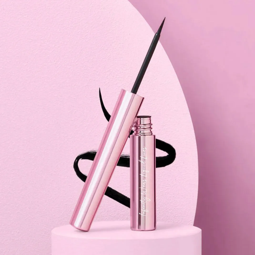 Draw the line liquid liner