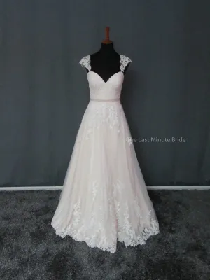 Essense of Australia D1999 size 12