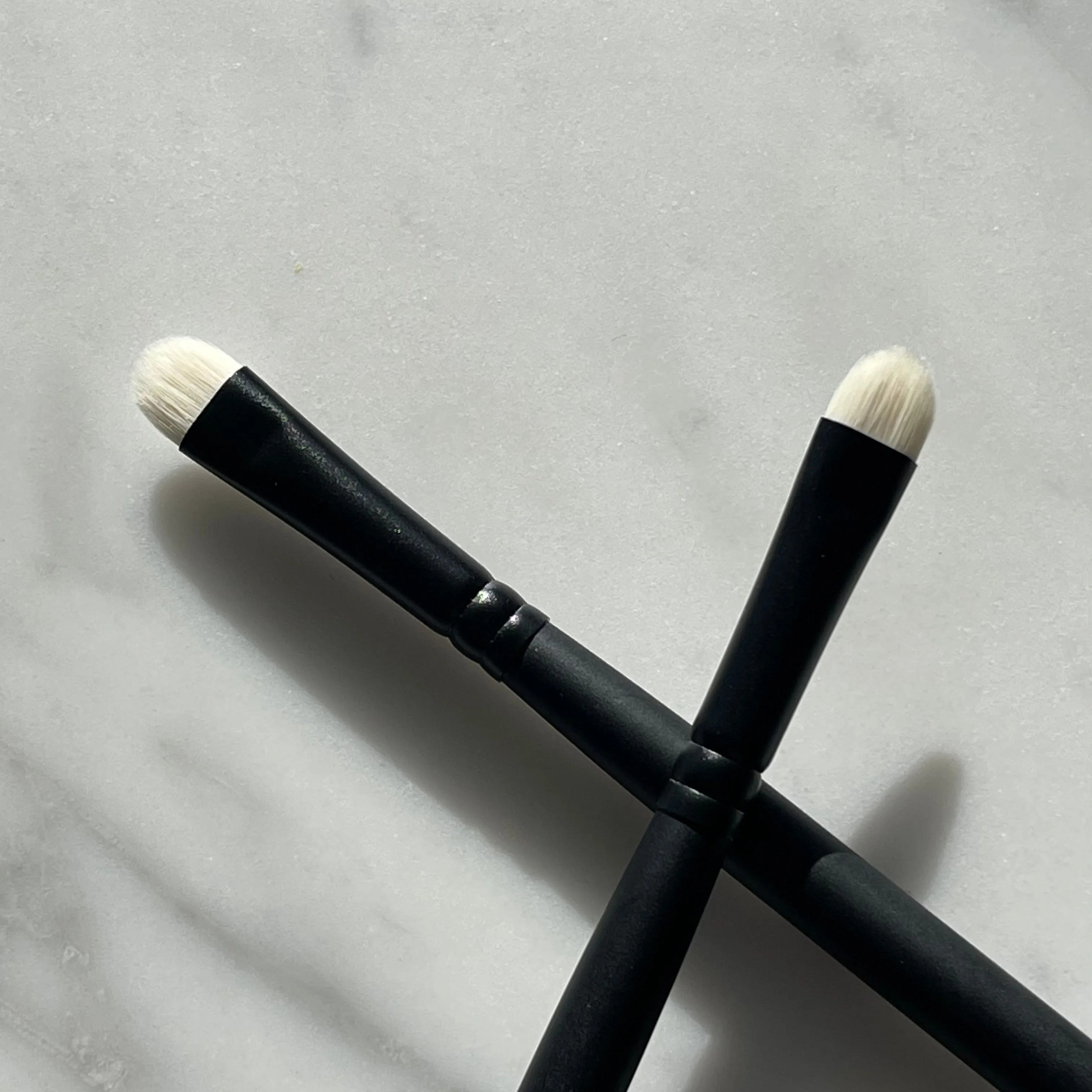 HD White Large Chisel Brush