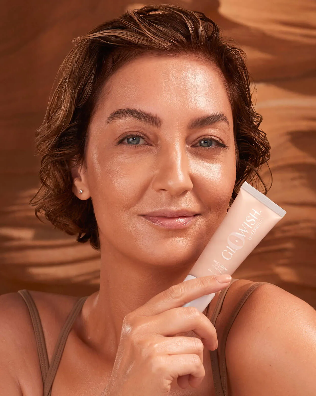 Huda Beauty GloWish Multidew Vegan Skin Tint Foundation 03