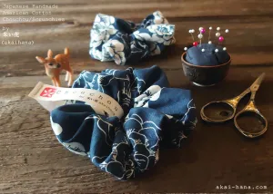Japanese Handmade Scrunchies, Rustic Navy Floral, scaf0013