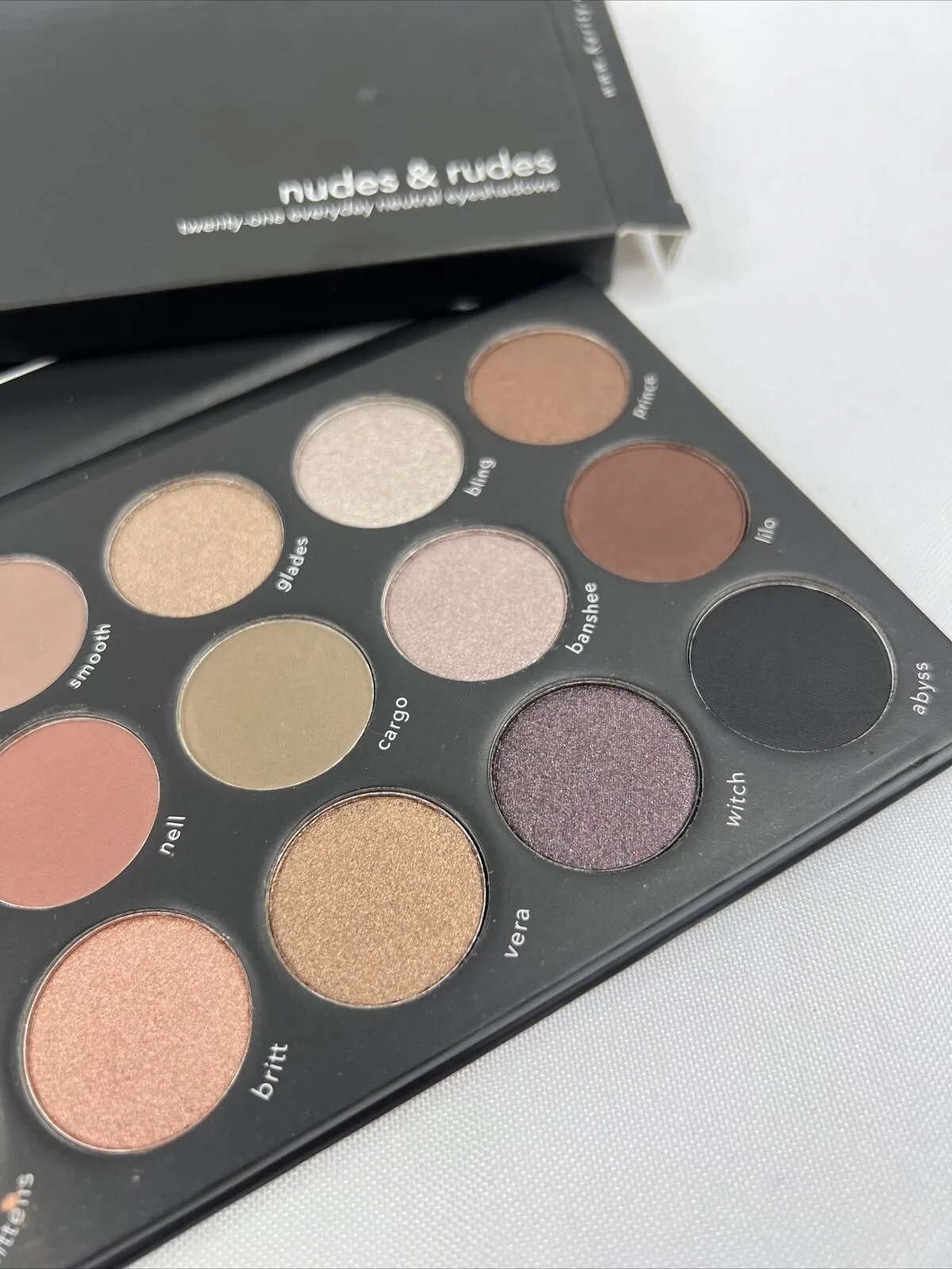 Karity Twenty One Everyday Neutral Eyeshadows Palette - NUDES & RUDES