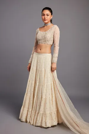 MIRAI SET IN IVORY