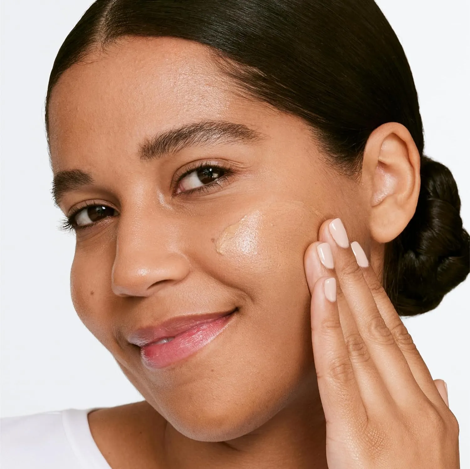 Moisture Surge Sheertint Hydrator Hydrating Tinted Moisturizer Broad Spectrum SPF 25 with Hyaluronic Acid   Aloe Water for All Skin Types | Sheer Coverage, Natural Finish