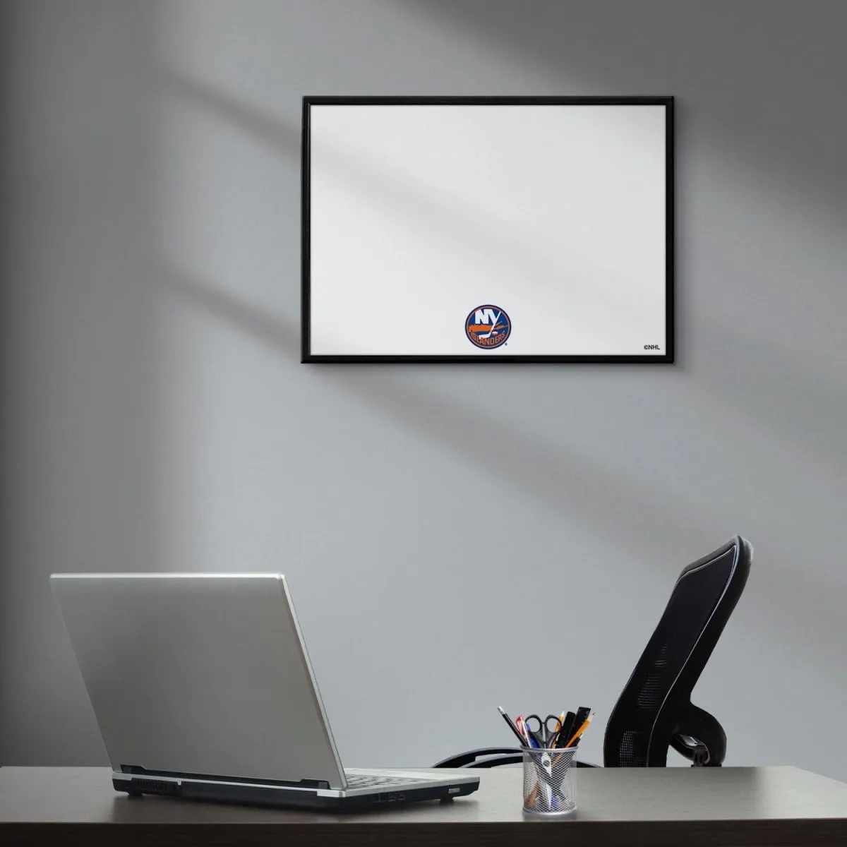 New York Islanders: Framed Dry Erase Board