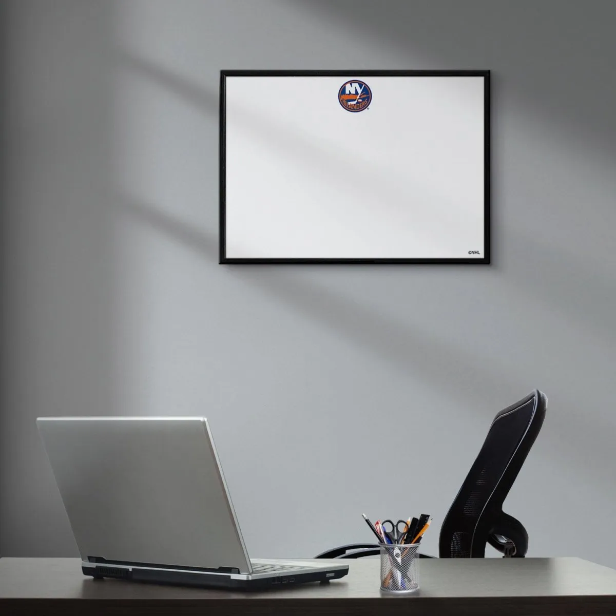 New York Islanders: Framed Dry Erase Board