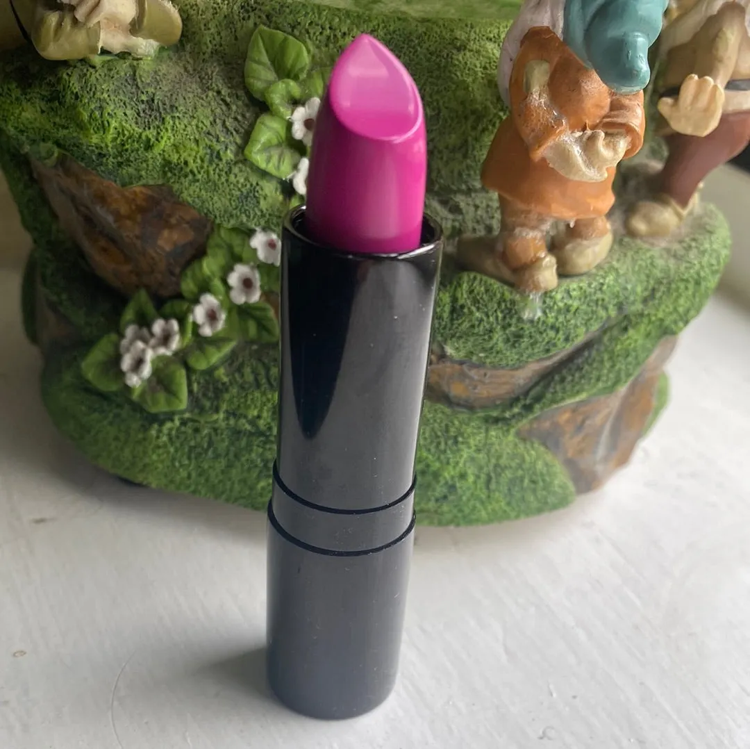 No Strings Vibrant Lipstick