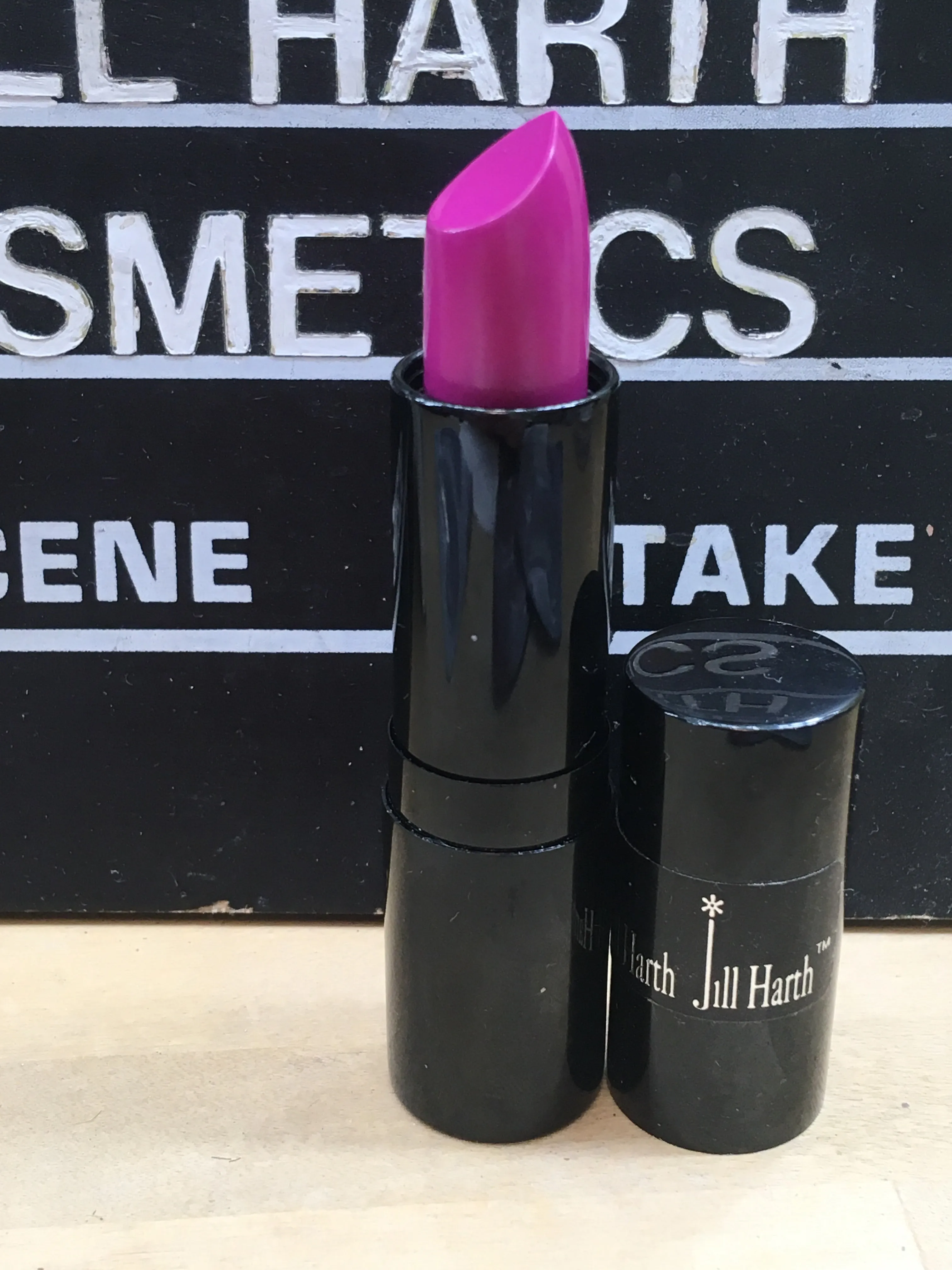 No Strings Vibrant Lipstick