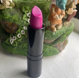 No Strings Vibrant Lipstick