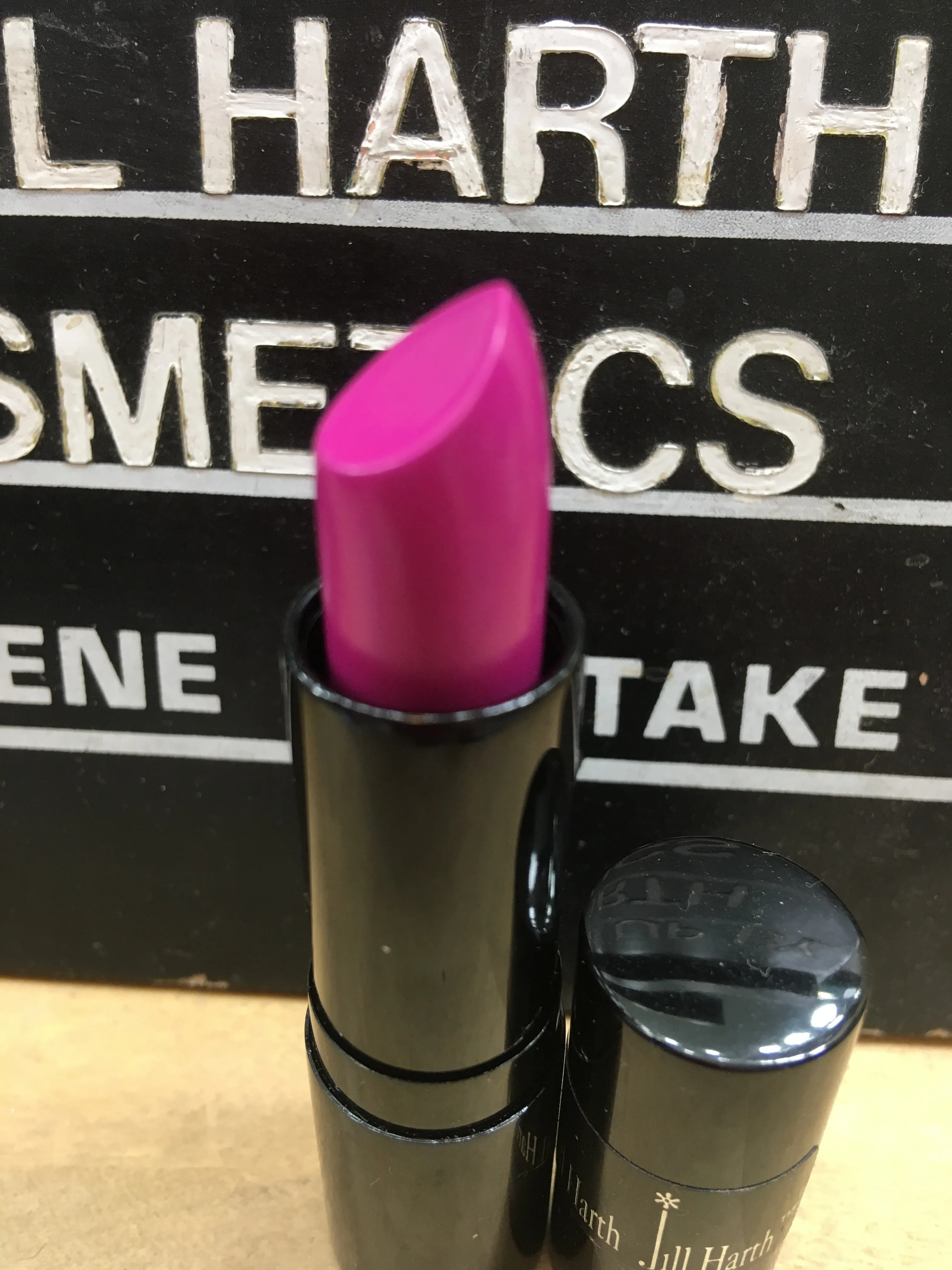 No Strings Vibrant Lipstick