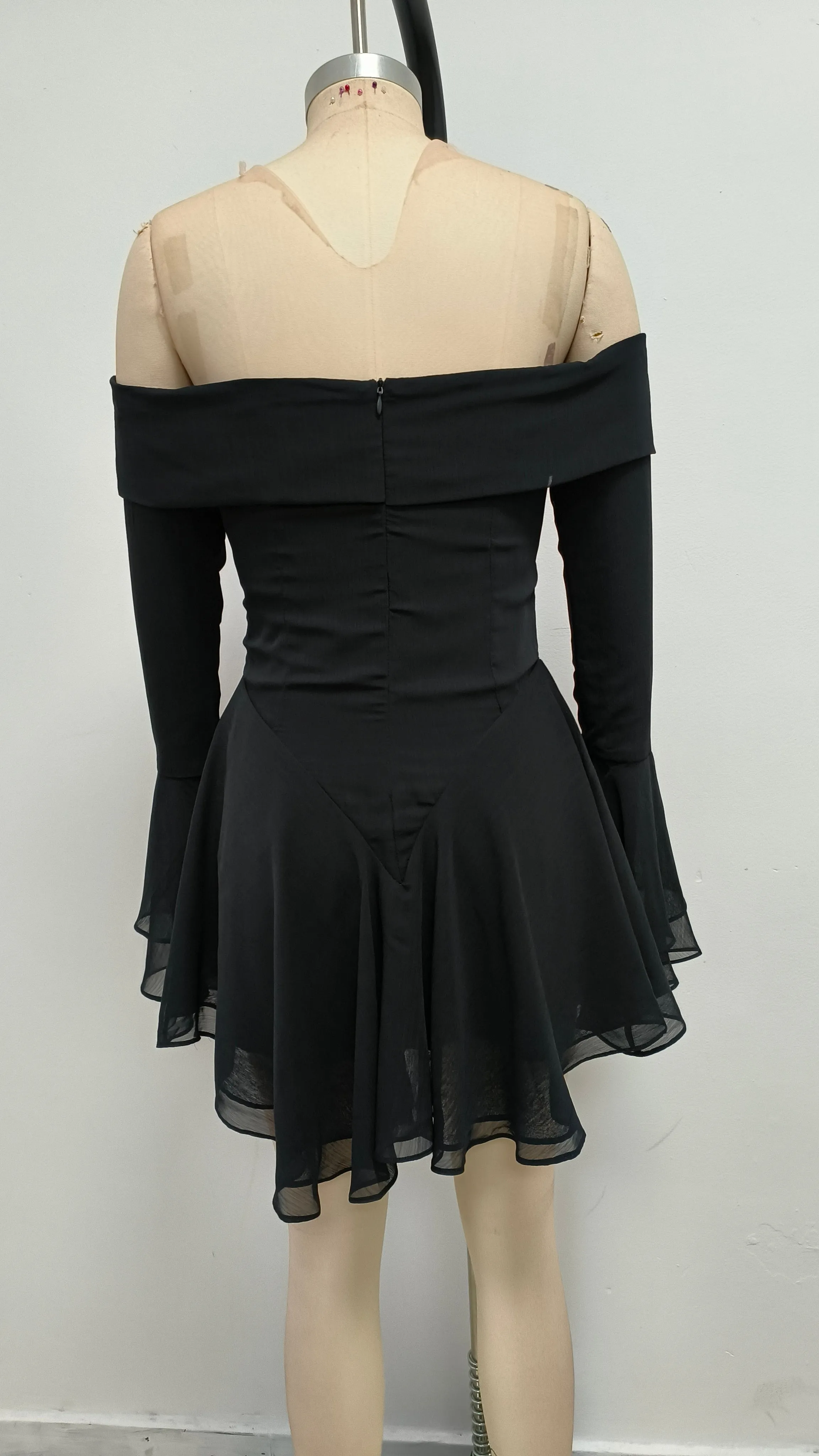 Off-shoulder tie long-sleeved mini dress black