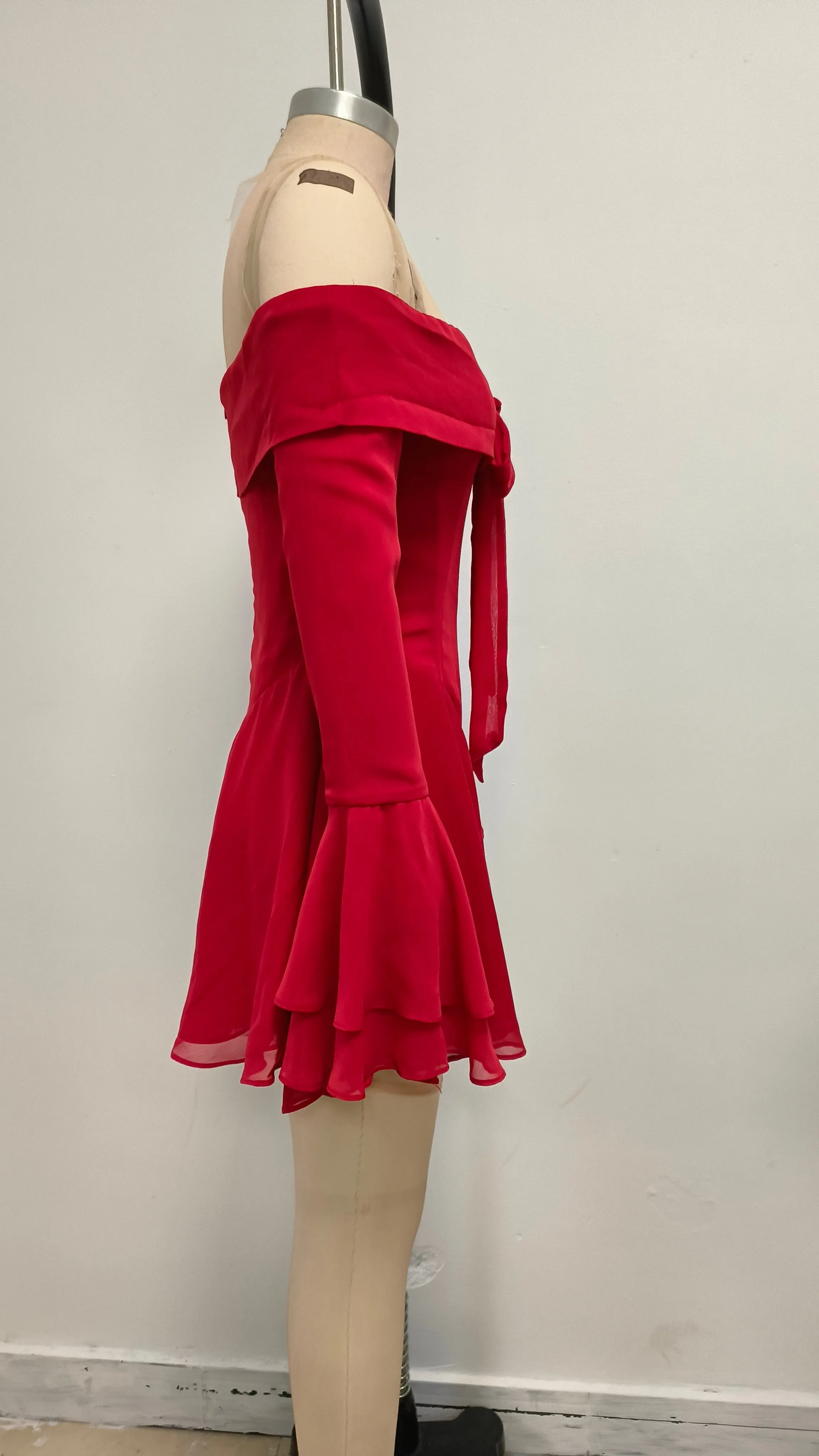 Off-shoulder tie long-sleeved mini dress red