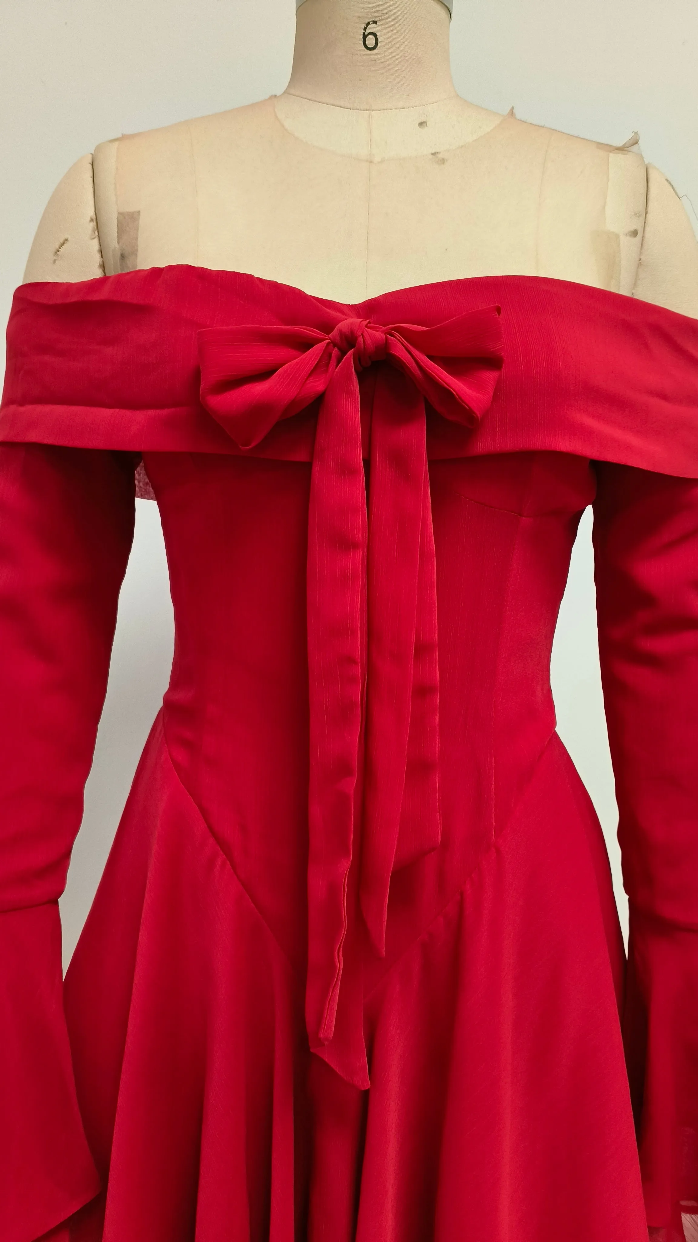 Off-shoulder tie long-sleeved mini dress red