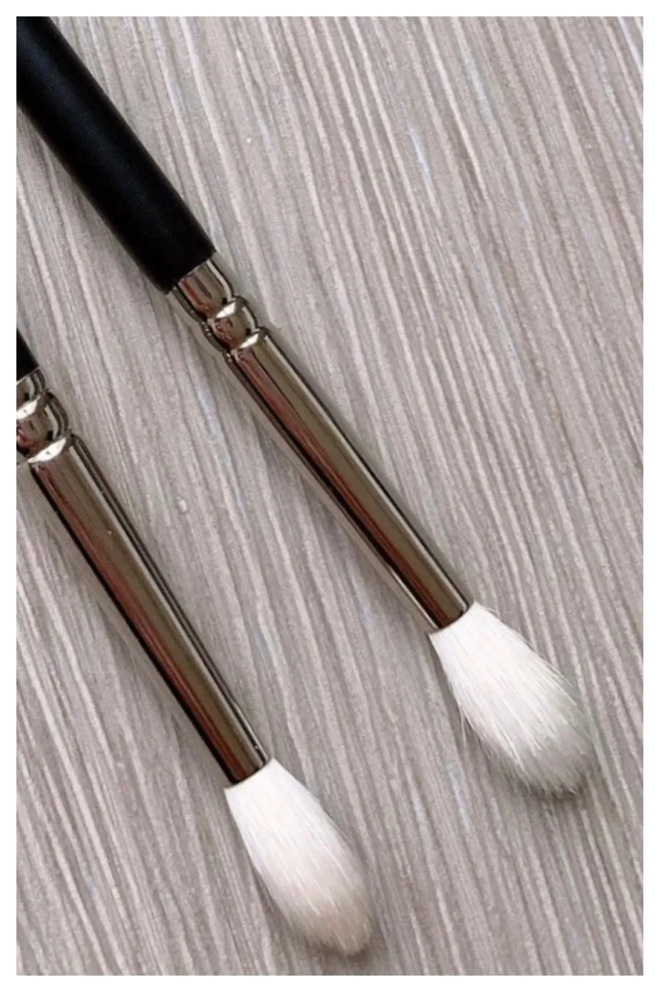 R&M 521 Mini Tapered Crease Blending brush