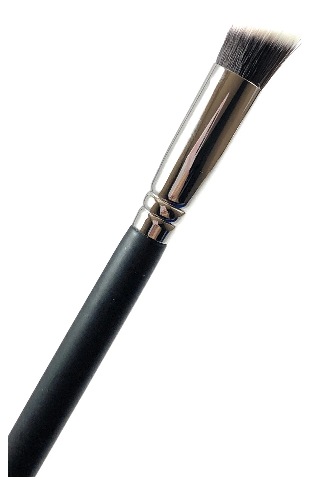 R&M 523 Sharp angled cut flat concealer brush