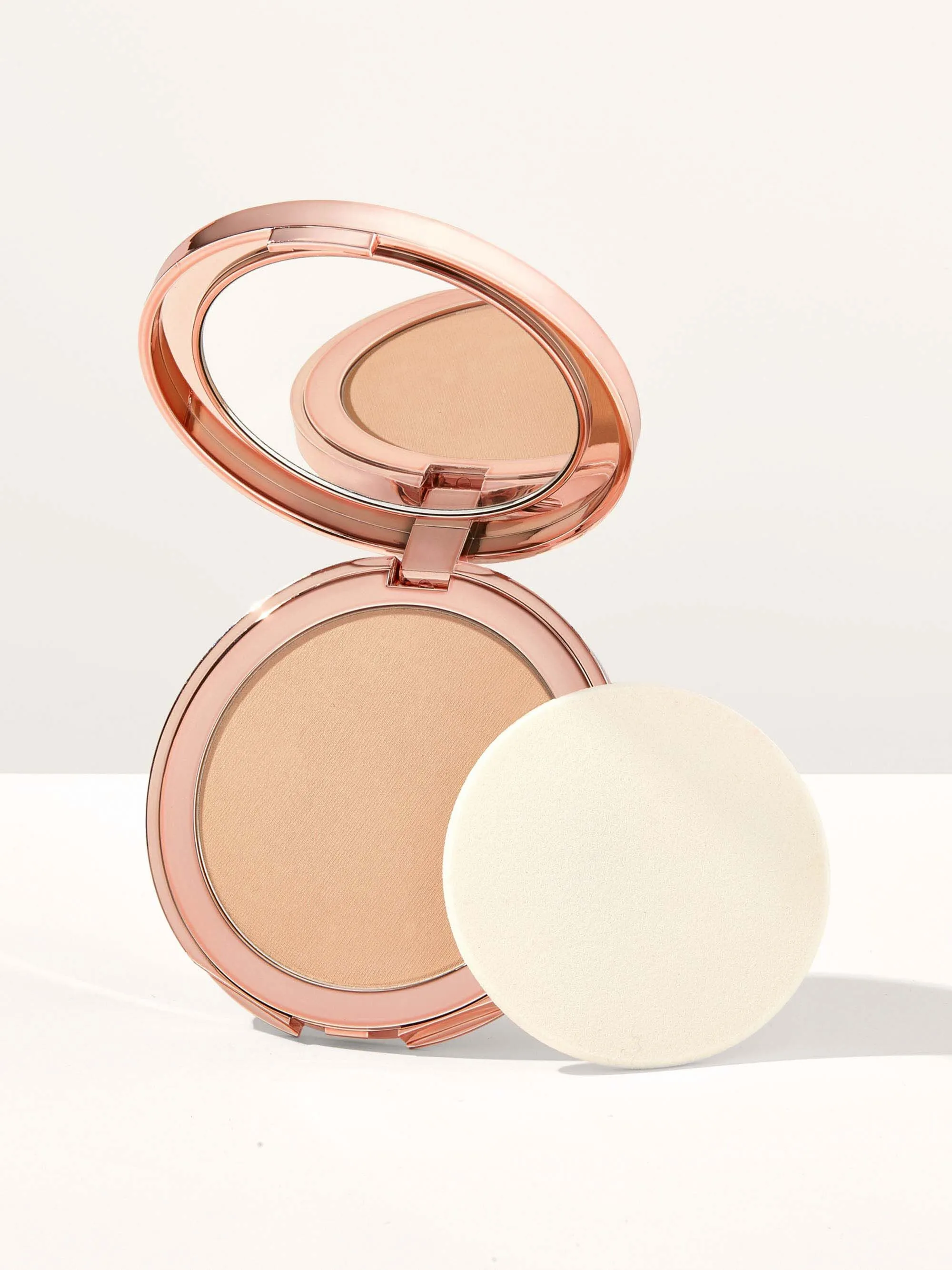 Smooth Operator ™ Amazonian Clay Tinted Pressed Finishing Powder