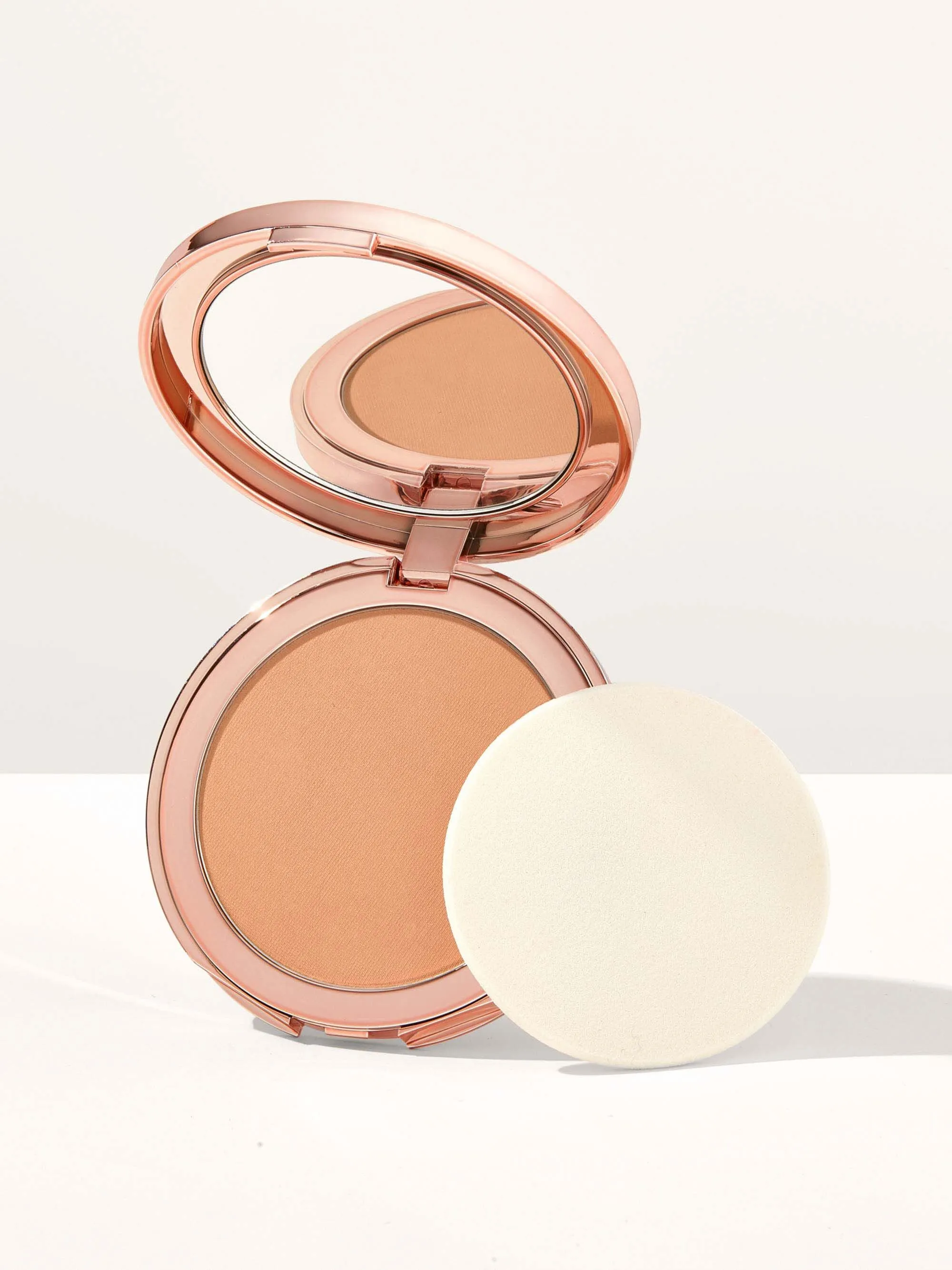 Smooth Operator ™ Amazonian Clay Tinted Pressed Finishing Powder