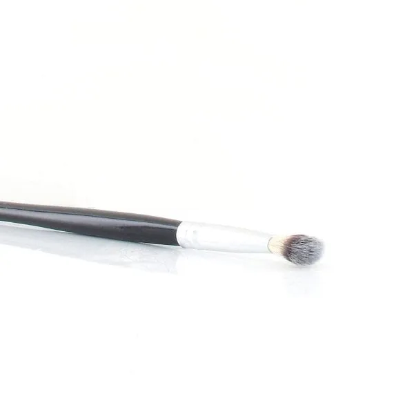 SOFT ROUND BRUSH for BLENDING