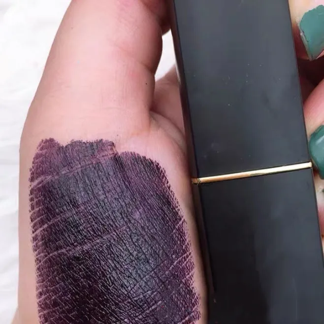Vampire Dark Lipstick MK0010