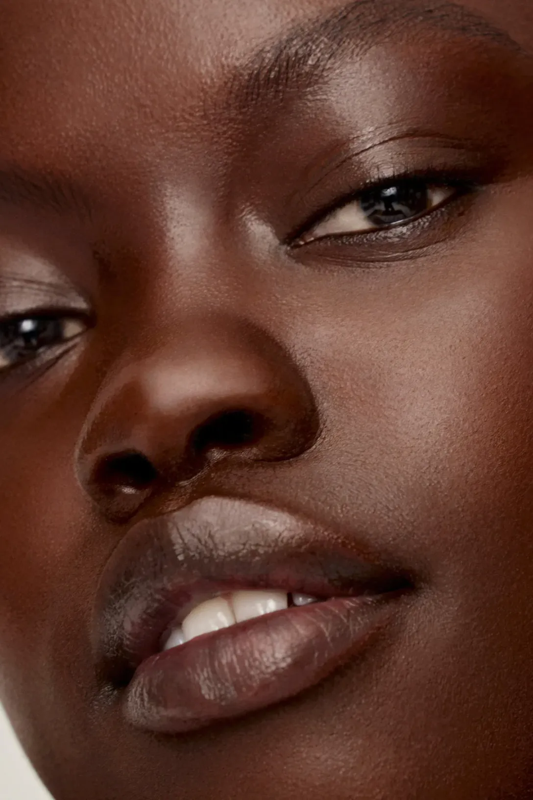 Vital Pressed Skincare Powder | Café